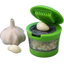 Garlic Crusher – Easy Kitchen Tool 🧄🔪✨